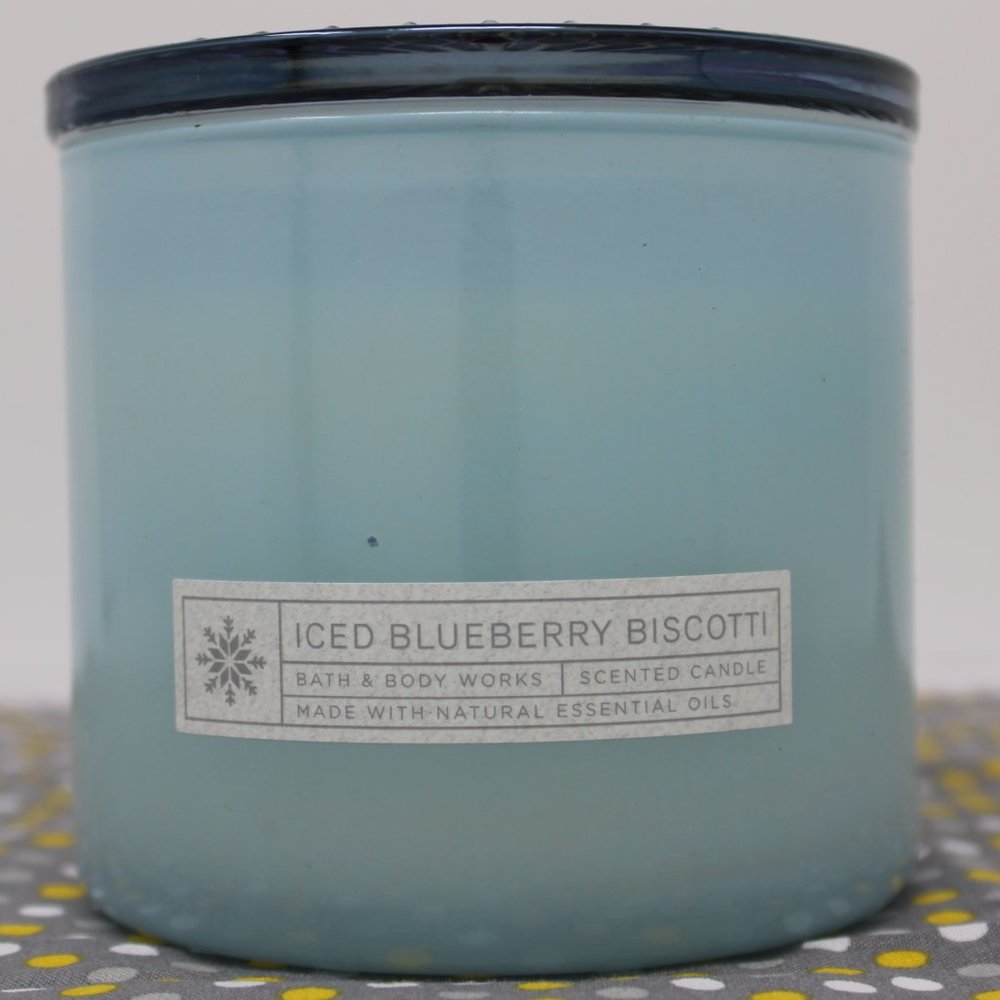 NWT Bath & Body Works ICED BLUEBERRY BISCOTTI 3 Wick Scented Candle 14.5 oz